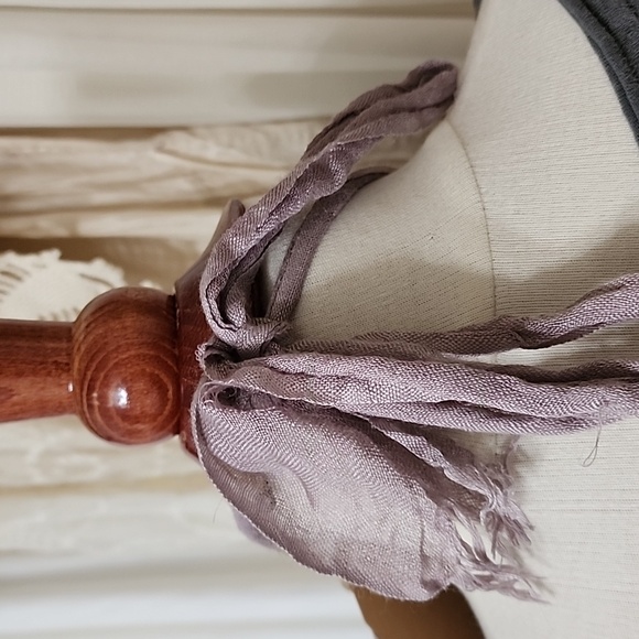 JABOT MOSSIE ANNA ARTISAN DESIGN  NWT - Picture 11 of 13